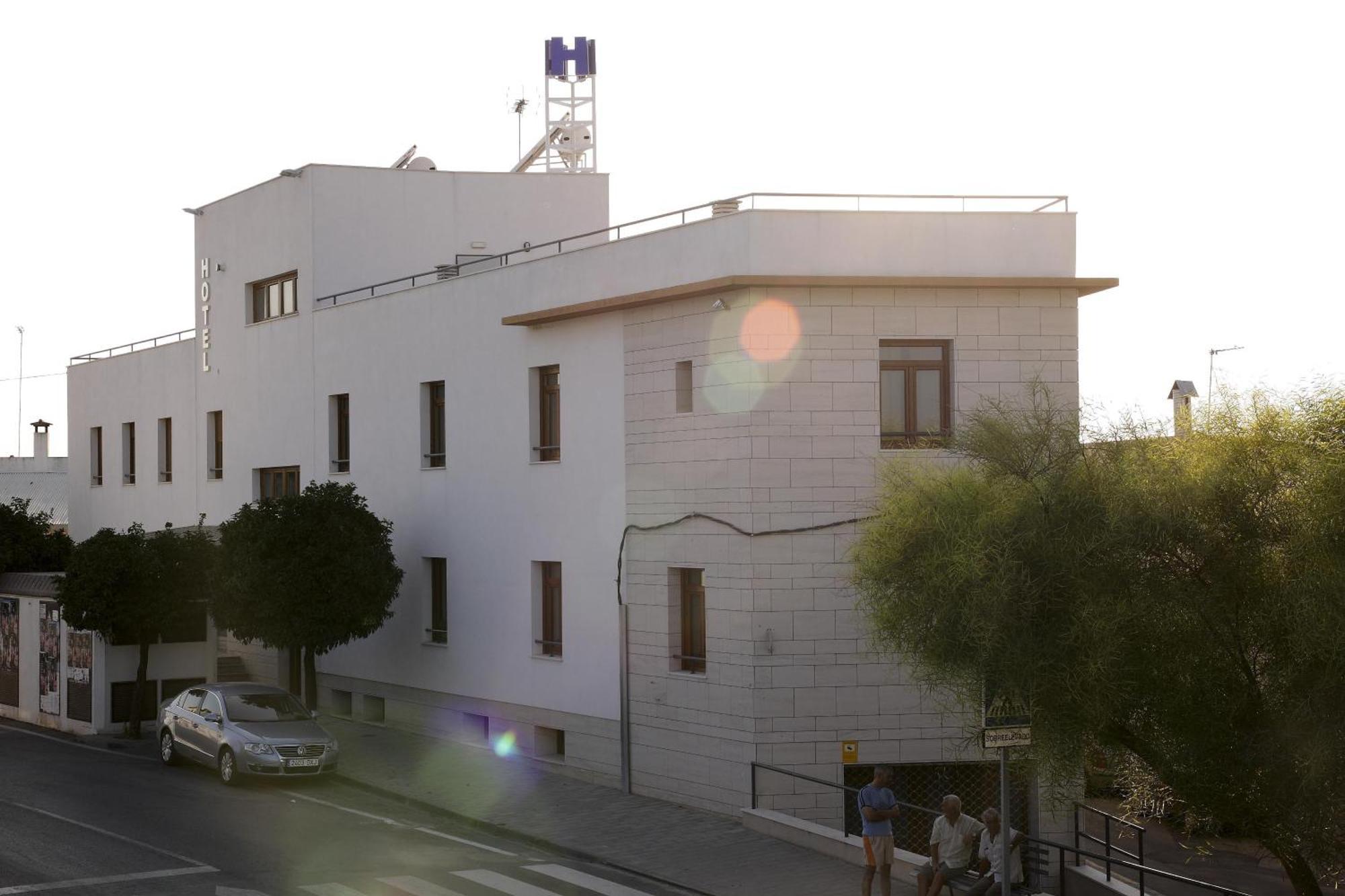 Hotel Albanta La Lantejuela Buitenkant foto